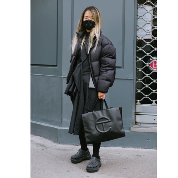 ⚡SOLD⚡ NWT Crocs Women's Classic Bae Platform Chunky Clog Sandals - Picture 3 of 14